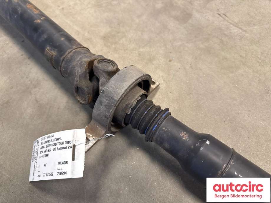 Mellomaksel til BMW 3-Serie 2005-2011 (E90/E91/E92/E93) (E90/E91/E92/E93) (BMW|26 10 7 614 434|)