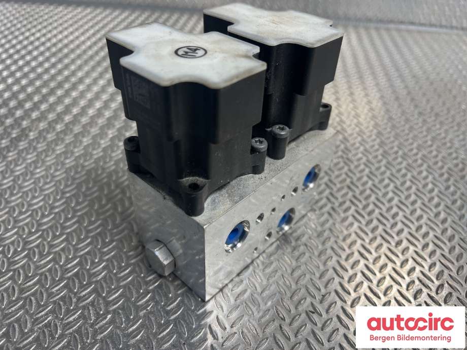 Diverse deler til VW ID.4 2020-->>  (VOLKSWAGEN|1EA 816 682 D|)