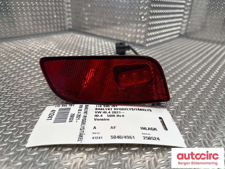 Baklykt fra støtfanger til VW ID.4 2020-->> (VOLKSWAGEN|11E 945 701|)