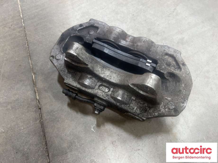 Bremsecaliper venstre foran til Tesla Model 3 2018-2023 (Fase 1)  (TESLA|8008202-00-A|8008204-00-A|1044621-00-D)