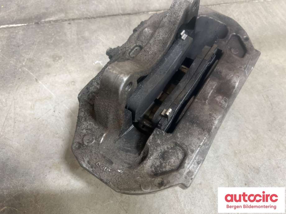 Bremsecaliper venstre foran til Tesla Model 3 2018-2023 (Fase 1)  (TESLA|8008202-00-A|8008204-00-A|1044621-00-D)