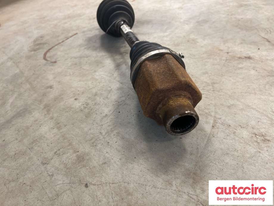 Drivaksel høyre foran til VW Transporter / Caravelle 2015-2019 (T6) (T6) (7E0 407 454 PX|)