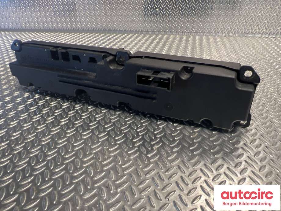 Bryter nødblink til VW Caddy 2010-2015 (Type III, Fase 2) (VOLKSWAGEN|A4638201110|)