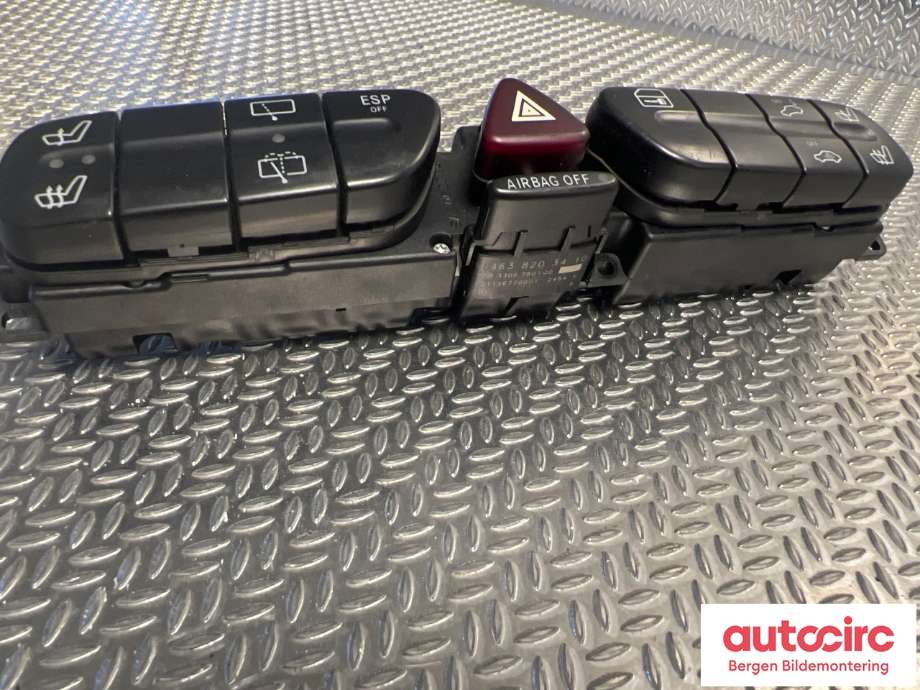 Bryter nødblink til VW Caddy 2010-2015 (Type III, Fase 2) (VOLKSWAGEN|A4638201110|)