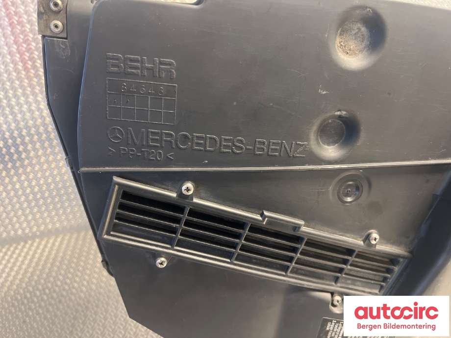 Diverse deler til Mercedes G-Wagen 1990-->> (W463) (W463) (MERCEDES|A4638300023|)