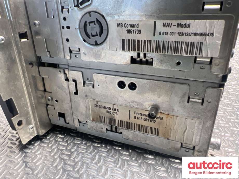 Multimedia display (MCU - Media Controller Unit) til Mercedes G-Wagen 1990-->> (W463) (W463) (MERCEDES|A4638201689|)