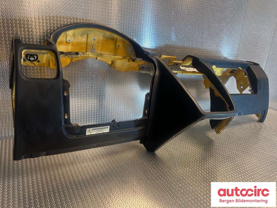 Dashbord til Mercedes G-Wagen 1990-->> (W463) (W463) (MERCEDES|A 463 680 01 88|A 463 680 23 87|A 463 680 00 88)