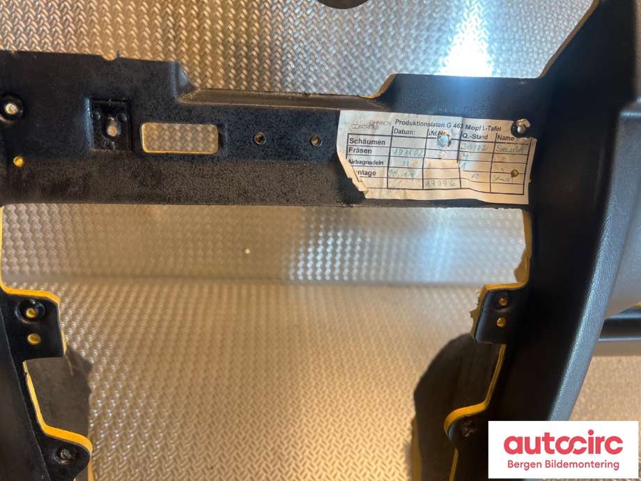 Dashbord til Mercedes G-Wagen 1990-->> (W463) (W463) (MERCEDES|A 463 680 01 88|A 463 680 23 87|A 463 680 00 88)