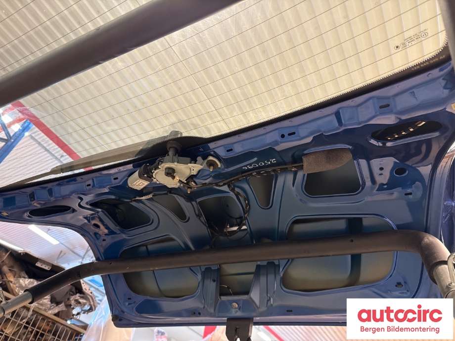 Bakluke combi til Škoda Octavia 2009-2013 (Type II, Fase 2)  (SKODA|1Z5 827 025|)