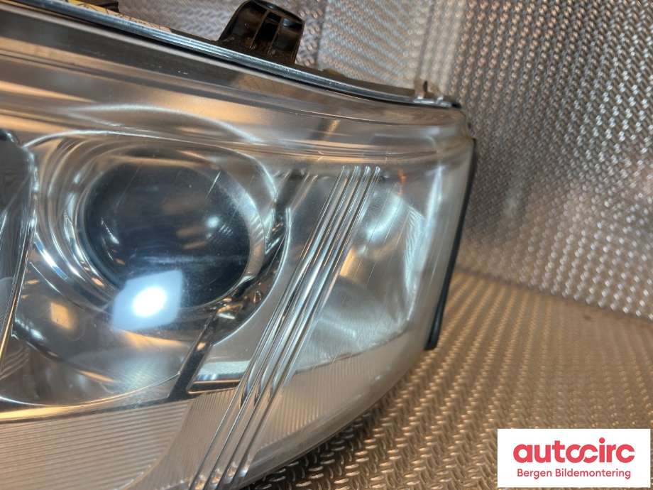Frontlykt venstre halogen til Saab 9-3 2003-2007 (Type II, Fase 1)  (SAAB|12799348|)