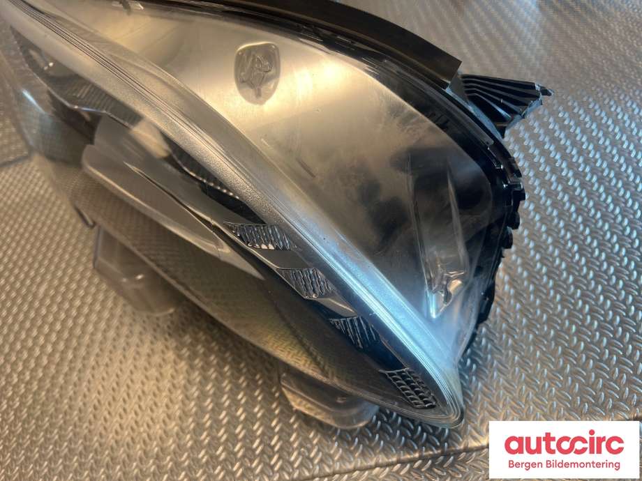 Frontlykt høyre halogen til Peugeot Expert 2016-->> (Type III)  (PEUGEOT|98 085 725 80|)
