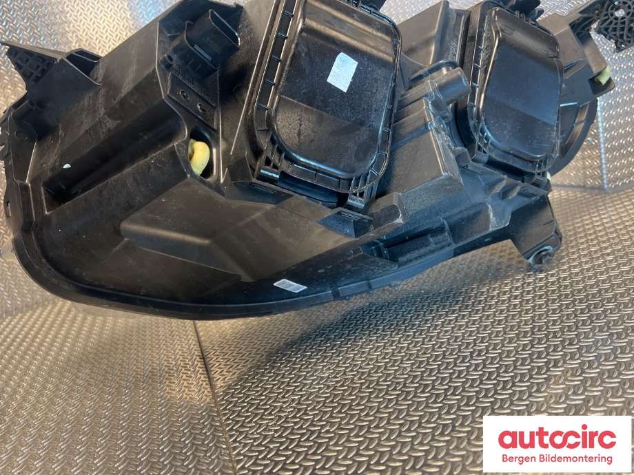 Frontlykt høyre halogen til Peugeot Expert 2016-->> (Type III)  (PEUGEOT|98 085 725 80|)