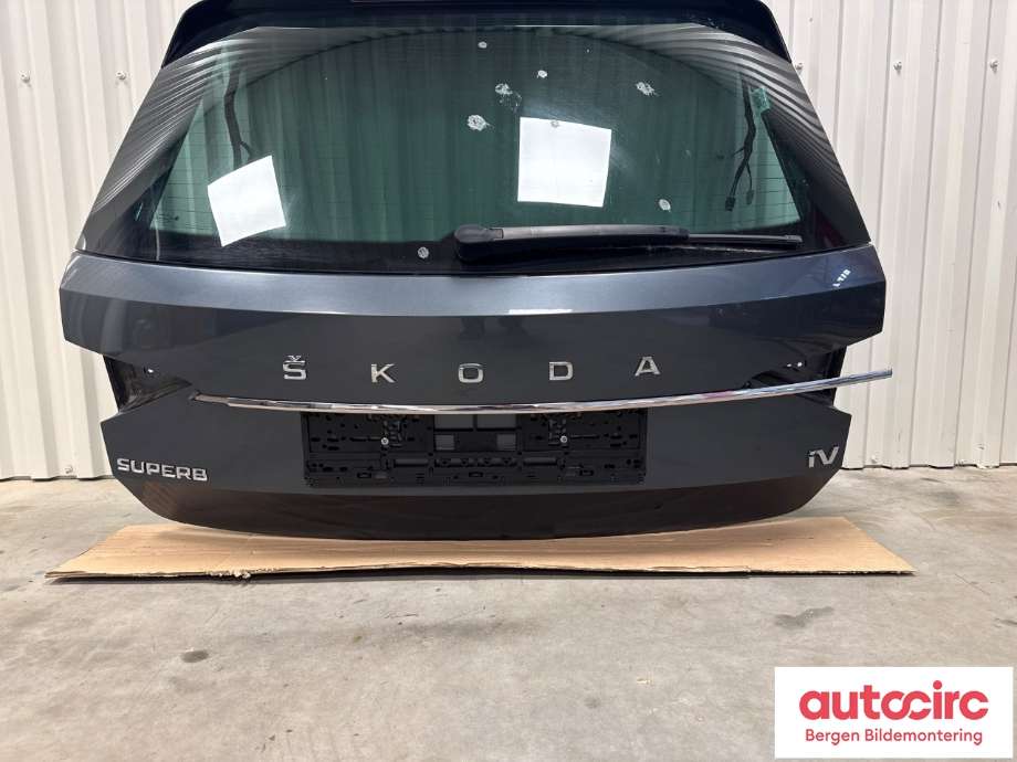 Bakluke til Škoda Superb 2015-->> (Type III) (SKODA|3V9 827 023 J|3V9 827 023 E|)