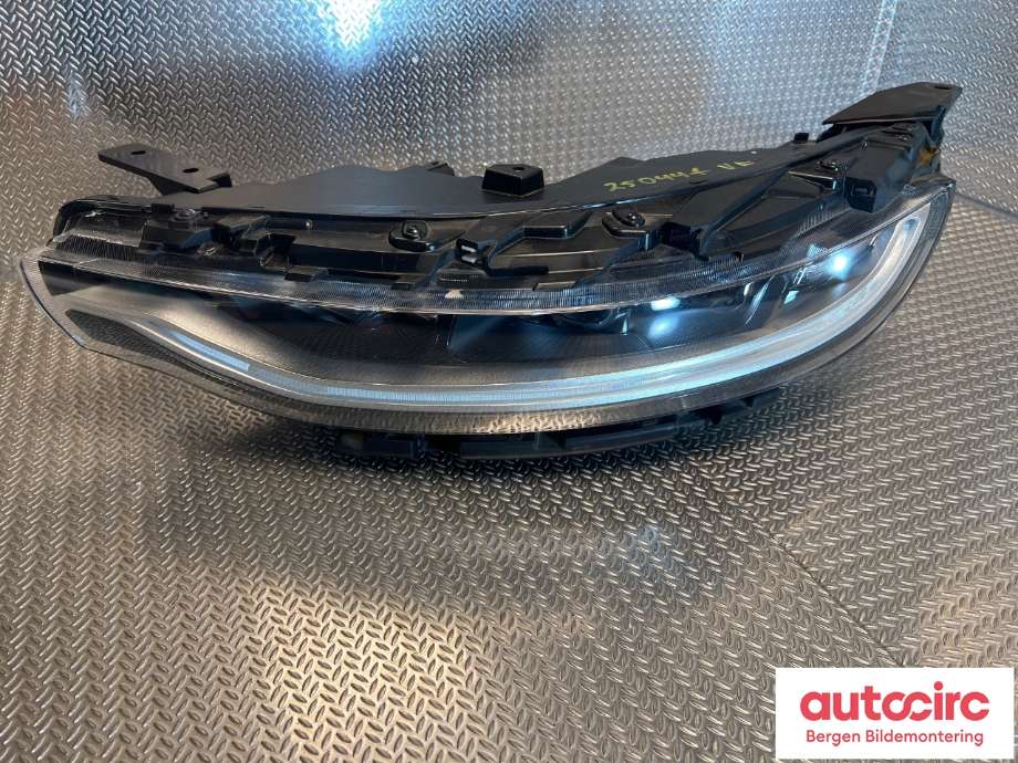 Frontlykt venstre halogen til Kia e-Soul 2019-->> (Type III) (KIA|92101J 2020|)