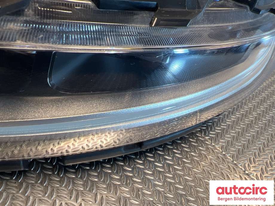Frontlykt venstre halogen til Kia e-Soul 2019-->> (Type III) (KIA|92101J 2020|)
