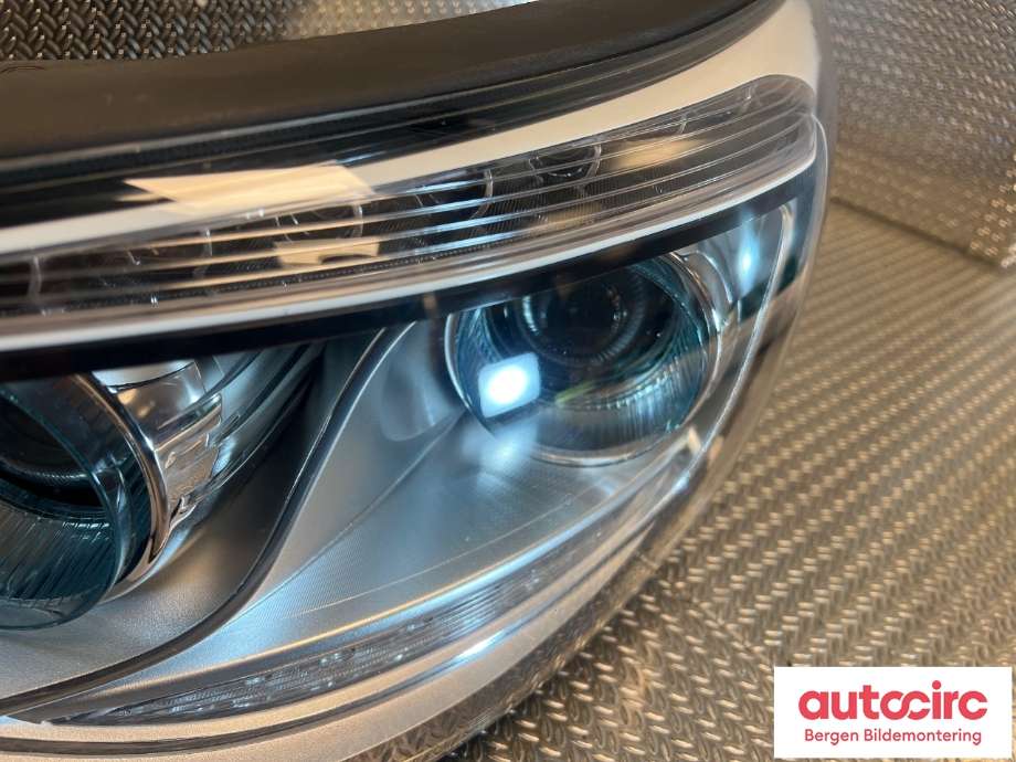 Frontlykt venstre halogen til Kia Soul 2014-2019 (Type II)  (KIA|92101E40101D|)