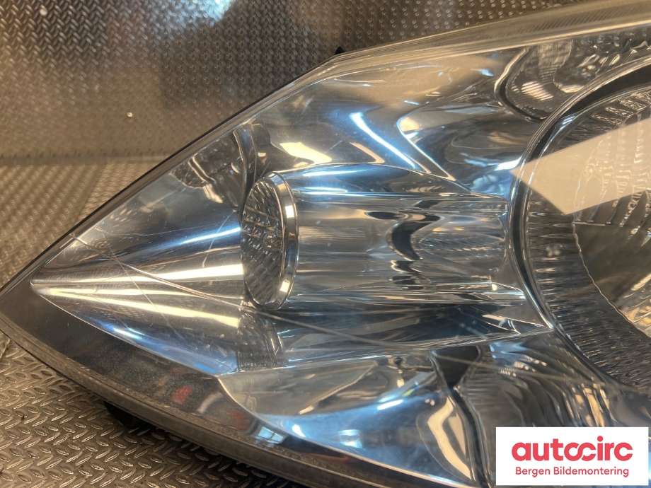 Frontlykt venstre halogen til Peugeot Expert 2007-2016 (Type II)  (PEUGEOT|6208 L0|)