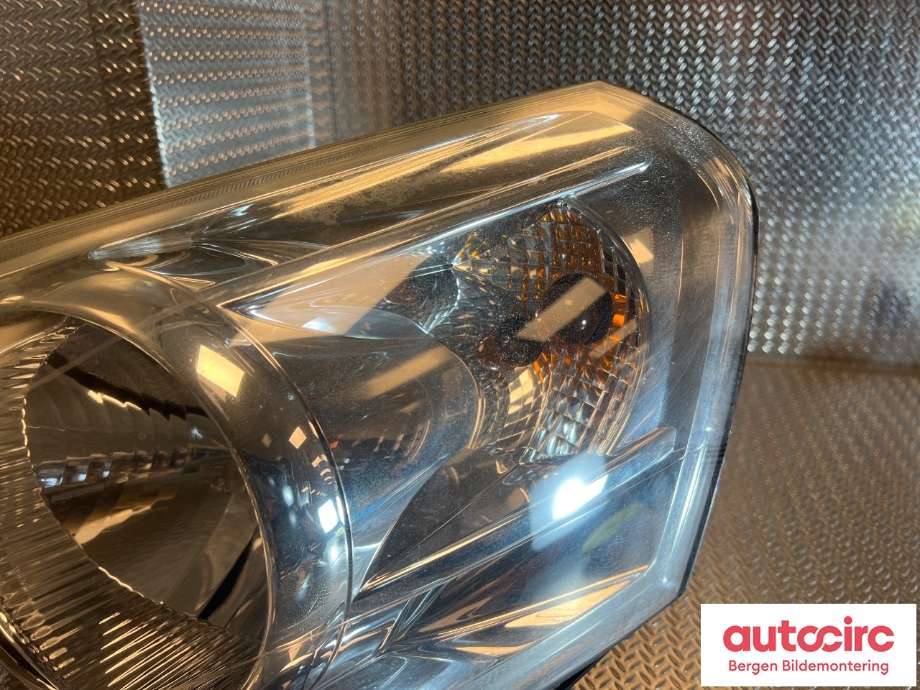 Frontlykt venstre halogen til Peugeot Expert 2007-2016 (Type II)  (PEUGEOT|6208 L0|)
