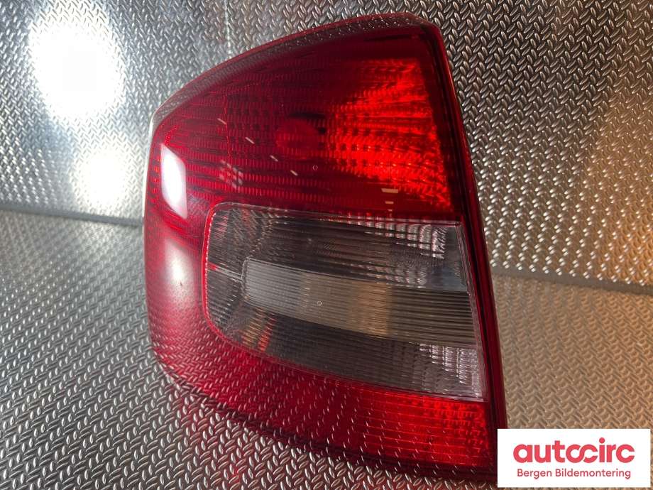 Baklykt venstre til Škoda Octavia, 2009-2013 (Type II, Fase 2) (SKODA|1Z5 945 111 B)
