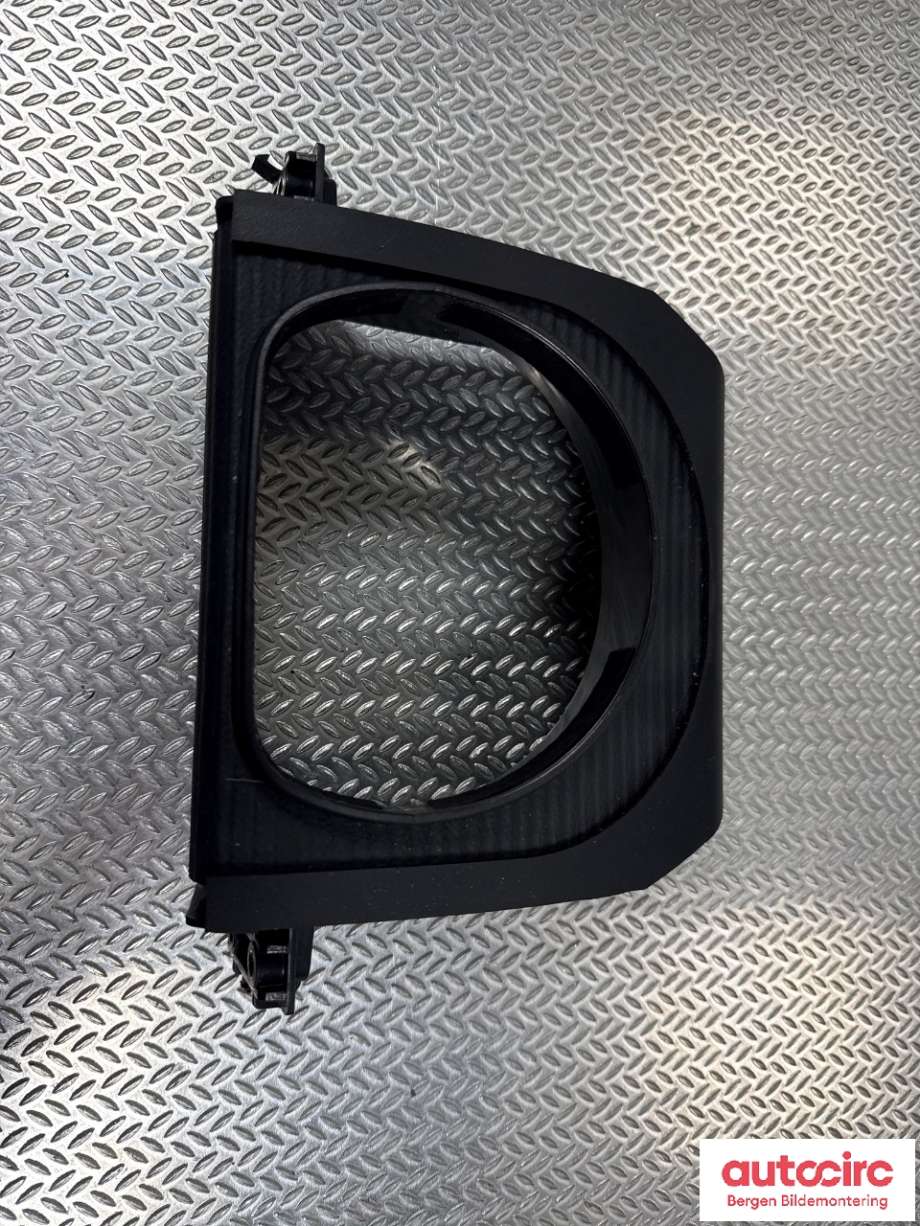 Ratt deksler til Mercedes G-Wagen 1990-->> (W463) (W463) (MERCEDES|A 203 460 01 95|)