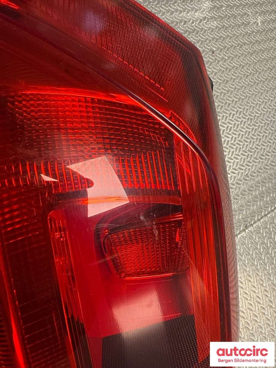 Baklykt venstre til VW Golf VII 2012-2017 (Fase 1)  (VOLKSWAGEN|5G0 945 095 M|)