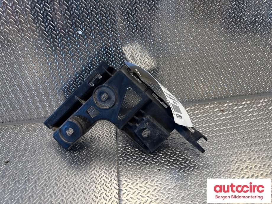 Diverse deler til VW Touran 2010-2015 (Type I, Fase 3)  (VOLKSWAGEN|1T0 807 453|)