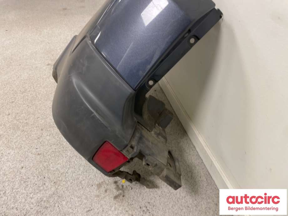 Støtfangerving venstre bak til Mitsubishi Pajero 2007-2016 (Type IV, Fase 1)  (MITSUBISHI|6410B015HB|)