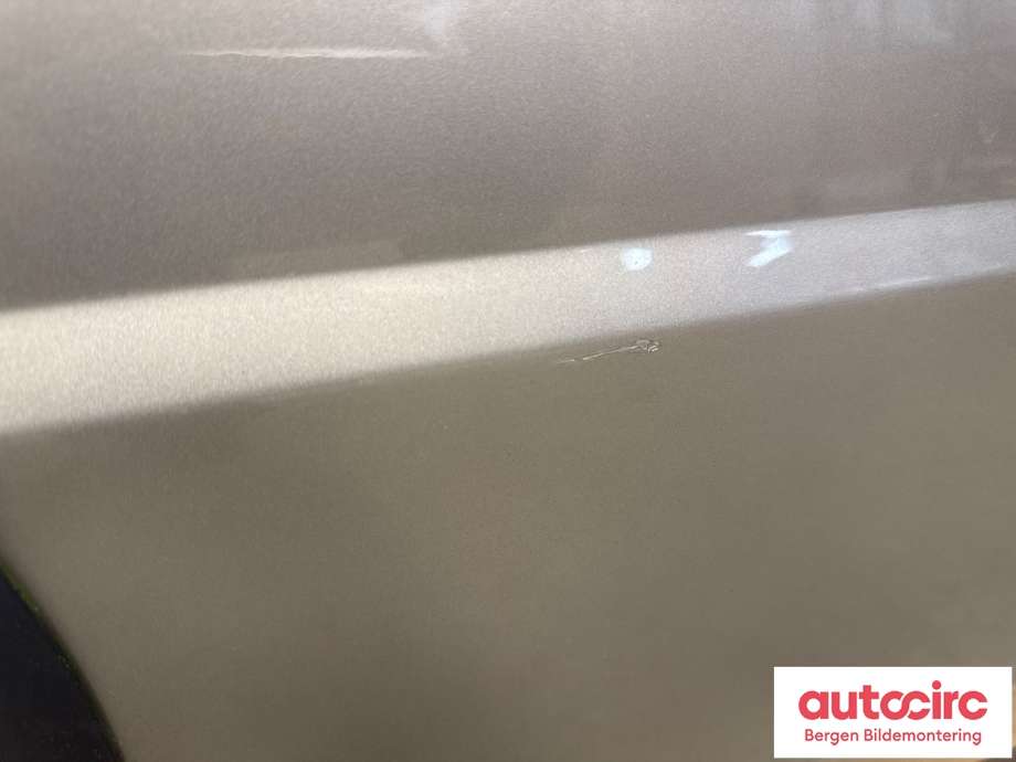 Dør høyre foran til Volvo V70 2007-2013 (Type III, Fase 1) (VOLVO|31335589|)