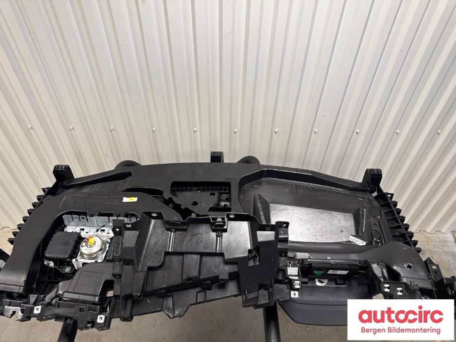 Dashbord til Audi Q4 e-tron 2021-->>  (AUDI|89B 857 001|)