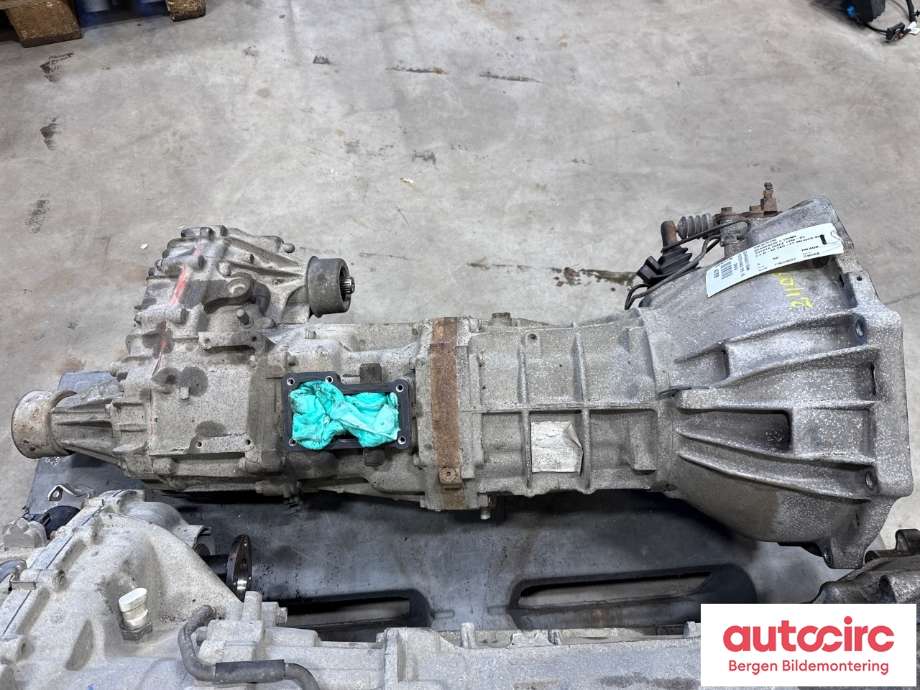 Girkasse manuell til Toyota Hiace 2001-2006 (Fase 2)  (TOYOTA|330302F290|)