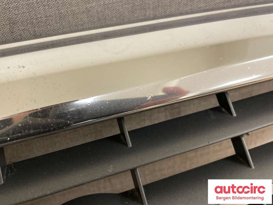 Grill til Audi A6 2005-2008 (Type III, Fase 1) (C6) (C6) (AUDI|4F0 853 651|)
