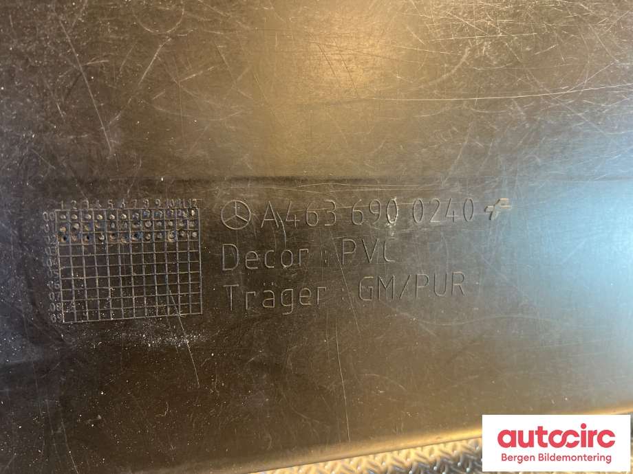 Dørtrekk venstre til Mercedes G-Wagen 1990-->> (W463) (W463) (MERCEDES|A 463 690 02 40|)