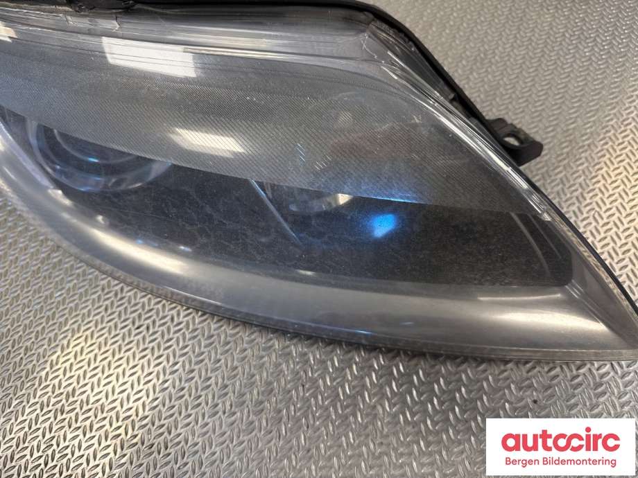 Frontlykt høyre halogen til Audi Q7 2006-2010 (Type I, Fase 1)  (AUDI|4L0 941 030 B|)
