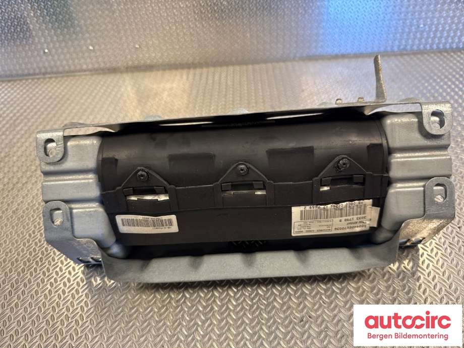 Airbag passasjer til Mercedes G-Wagen 1990-->> (W463) (W463) (MERCEDES|A 463 860 02 05|)