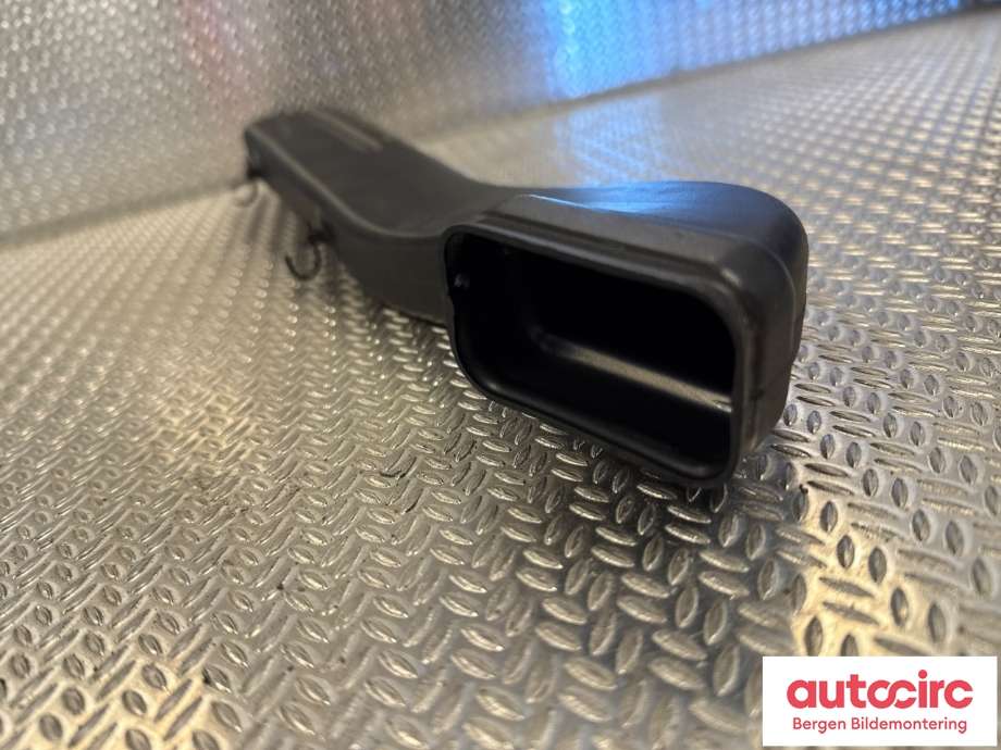 Dashbord friskluftdyse til Mercedes G-Wagen 1990-->> (W463) (W463) (MERCEDES|A 463 831 66 45|)