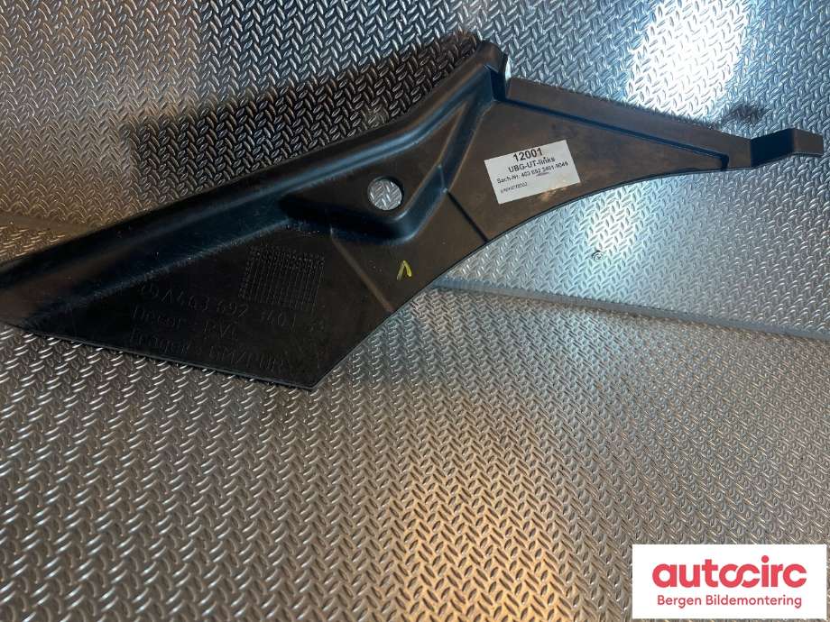 Innredning diverse til Mercedes G-Wagen 1990-->> (W463) (W463) (MERCEDES|A 463 692 34 01|)