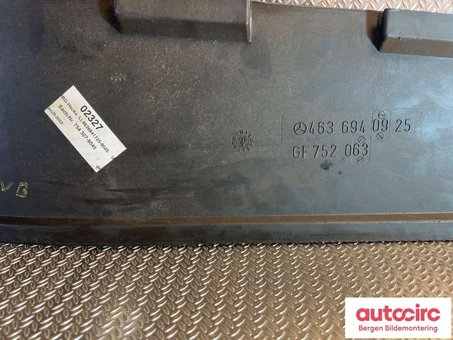 Innredning diverse til Mercedes G-Wagen 1990-->> (W463) (W463) (MERCEDES|A 463 694 17 25|A 463 694 20 25|A 463 694 07 33)