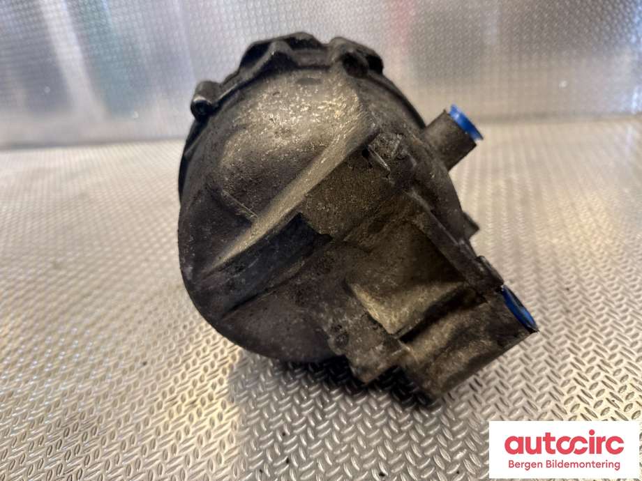 Dynamo til Mercedes G-Wagen 1990-->> (W463) (W463) (MERCEDES|A 000 150 22 50|)
