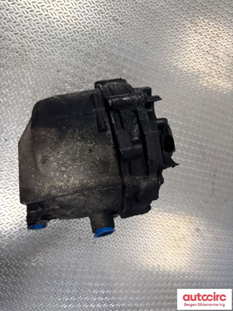 Dynamo til Mercedes G-Wagen 1990-->> (W463) (W463) (MERCEDES|A 000 150 22 50|)