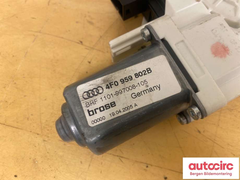 Ruteheis høyre til Audi A6 2005-2008 (Type III, Fase 1) (C6) (C6) (AUDI|4F0 959 802B|)