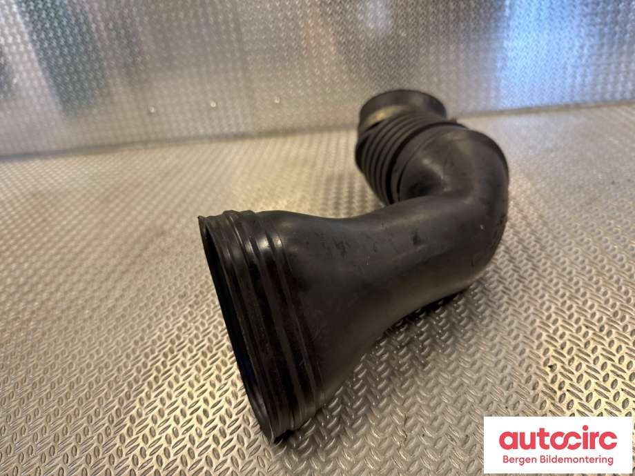 Turbo rør til Mercedes G-Wagen 1990-->> (W463) (W463) (MERCEDES|A 463 500 13 75|)