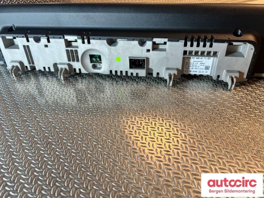 Multimedia display (MCU - Media Controller Unit) til Mercedes EQC 2019-->>  (MERCEDES|A 247 900 82 11|)