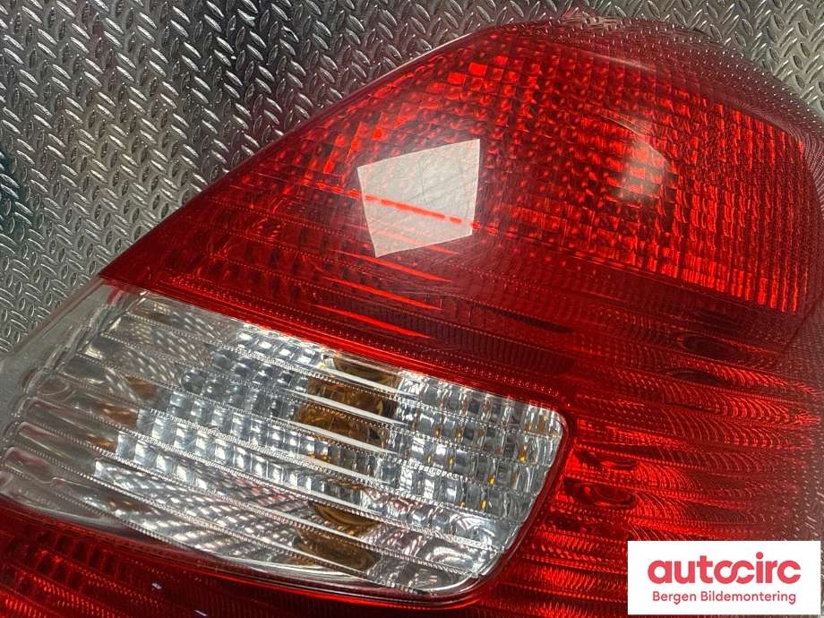 Baklykt høyre til Škoda Fabia 2010-2014 (Type II, Fase 2)  (SKODA|5J6 945 112|)
