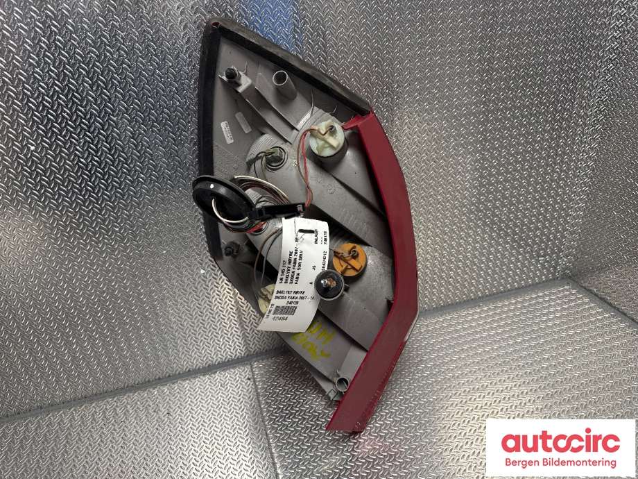 Baklykt høyre til Škoda Fabia 2010-2014 (Type II, Fase 2)  (SKODA|5J6 945 112|)
