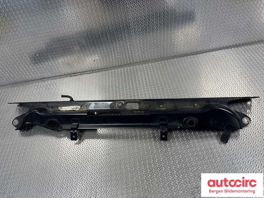 Diverse deler til Mercedes G-Wagen 1990-->> (W463) (W463) (MERCEDES|A 463 620 09 86|)