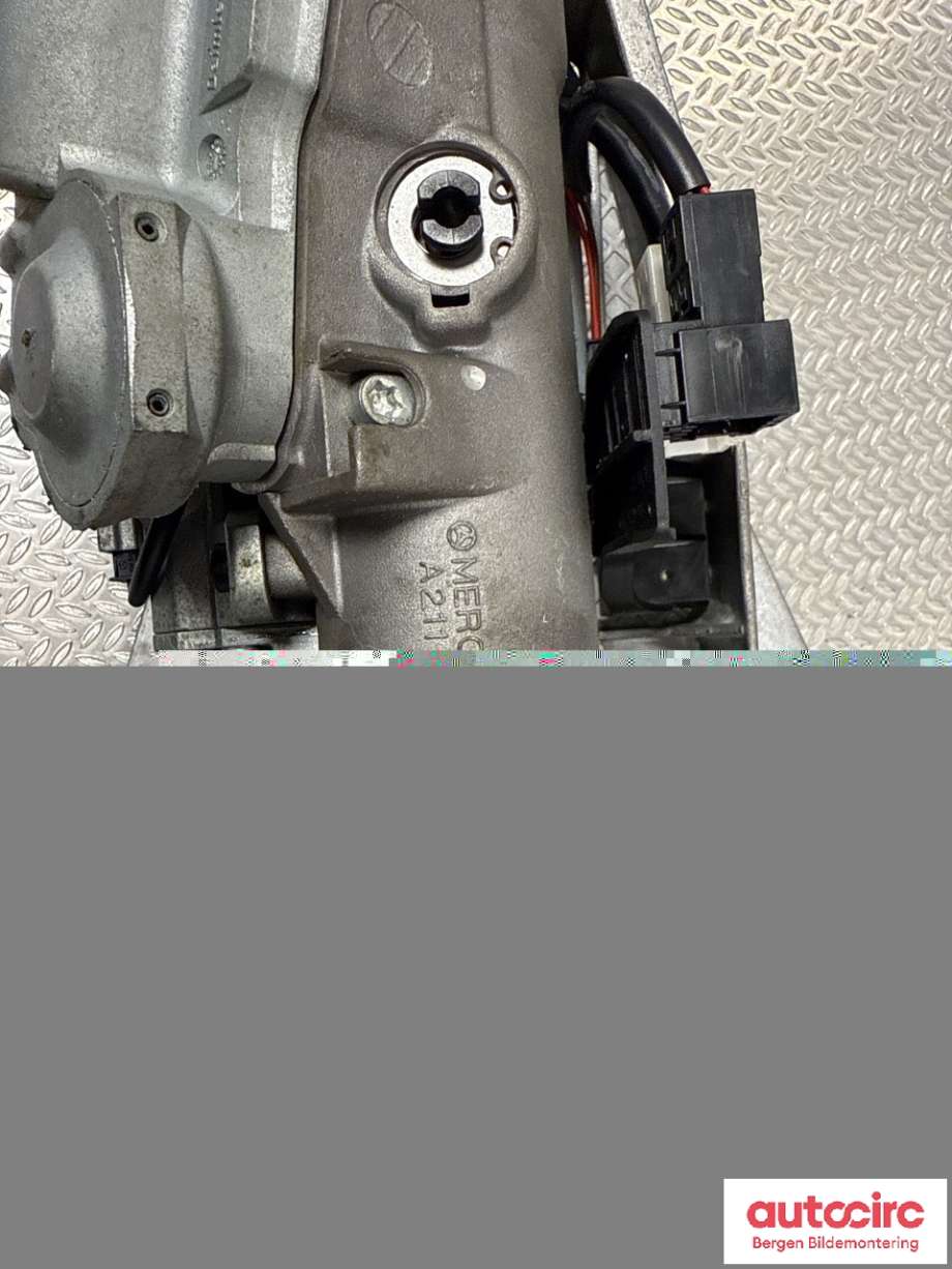 Rattaksel til Mercedes G-Wagen 1990-->> (W463) (W463) (MERCEDES|A 463 460 32 16||A2114620120)