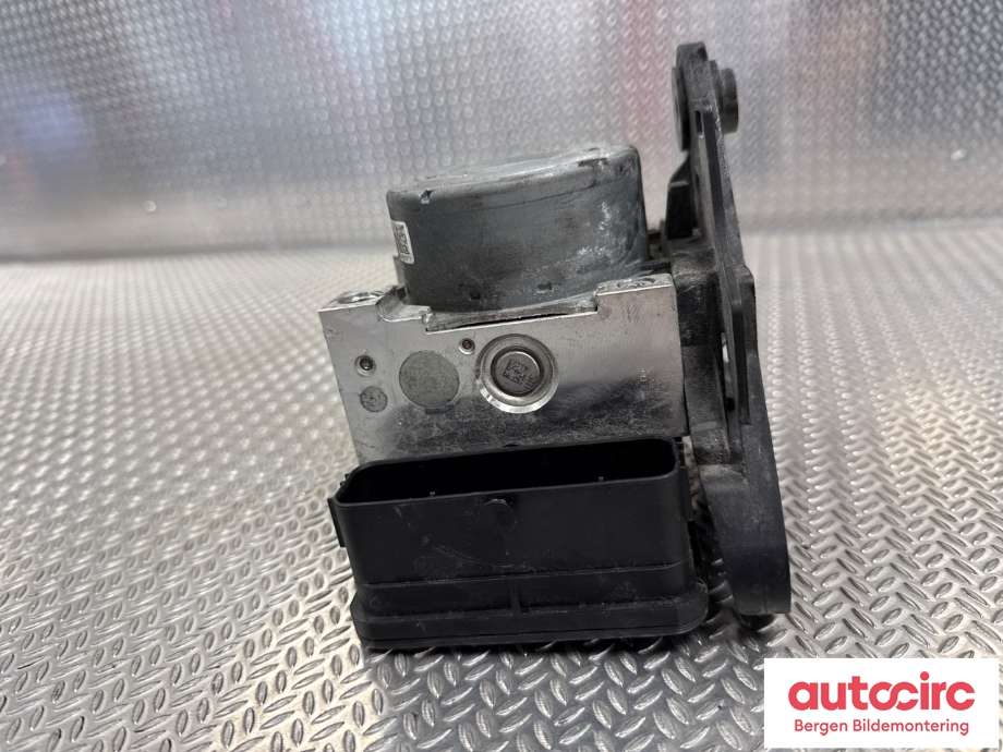 ABS sentral til VW Passat 2015-2019 (Fase 1) (B8) (B8) (VOLKSWAGEN|5Q0 614 517 BL|)