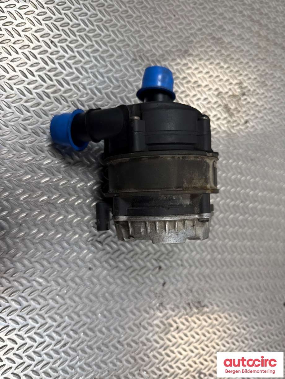 Vannpumpe til VW Passat 2015-2019 (Fase 1) (B8) (B8) (VOLKSWAGEN|04L 965 567|)