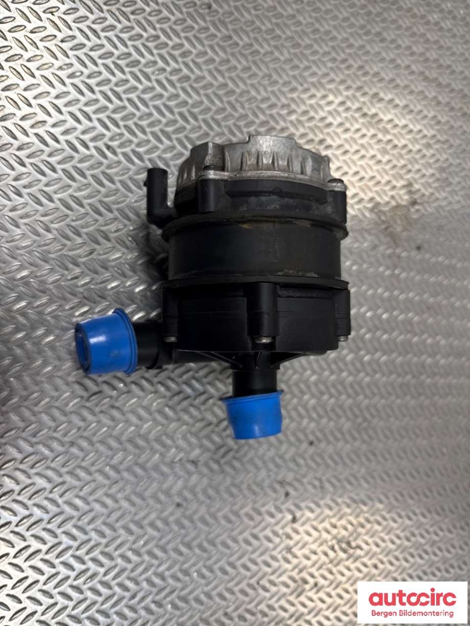 Vannpumpe til VW Passat 2015-2019 (Fase 1) (B8) (B8) (VOLKSWAGEN|04L 965 567|)