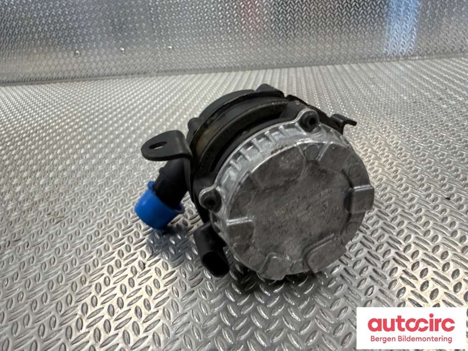 Vannpumpe til VW Passat 2015-2019 (Fase 1) (B8) (B8) (VOLKSWAGEN|04L 965 567|)